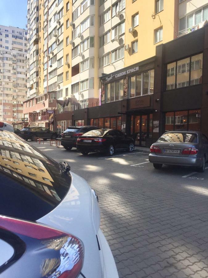 Квартира В Жилом Комплексе Левитана,Массив Радужный 敖德萨 外观 照片